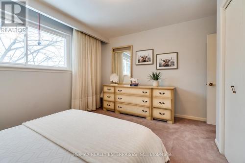 1284 Fairdale Drive, Mississauga, ON - Indoor Photo Showing Bedroom