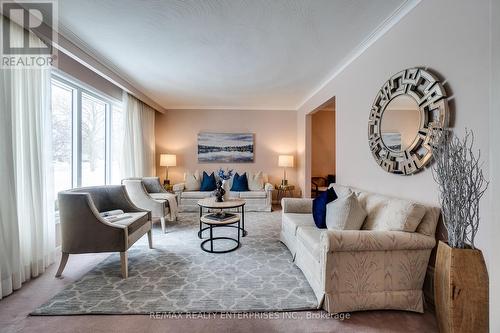 1284 Fairdale Drive, Mississauga, ON - Indoor Photo Showing Living Room