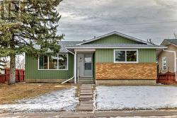 5231 5 Avenue SE  Calgary, AB T2A 4X9