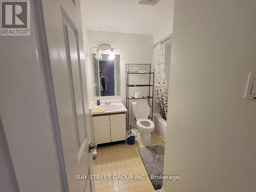 3503 Cherrington Crescent, Mississauga, ON - Indoor Photo Showing Bathroom