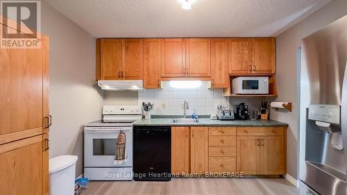Kitchen - 4 Ducharme Crescent, Bluewater (Bayfield), ON - Indoor Photo Showing Kitchen