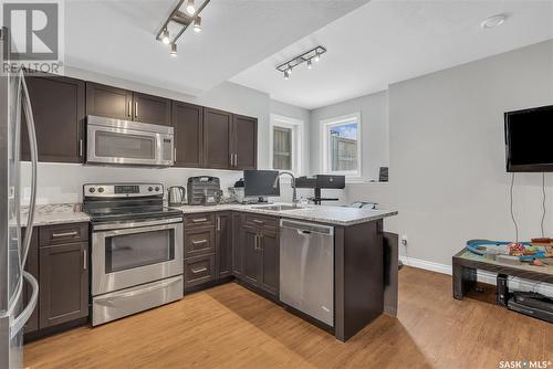 622 Marlatte Crescent, Saskatoon, SK - Indoor Photo Showing Kitchen