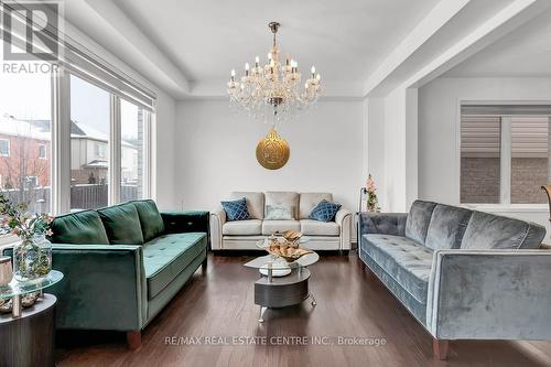 342 Seabrook Drive, Kitchener, ON - Indoor Photo Showing Living Room