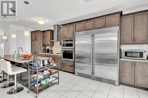 342 Seabrook Drive, Kitchener, ON - Indoor Photo Showing Kitchen