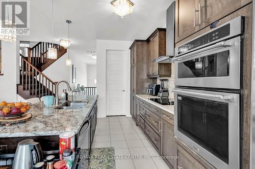 342 Seabrook Drive, Kitchener, ON - Indoor Photo Showing Kitchen With Double Sink With Upgraded Kitchen