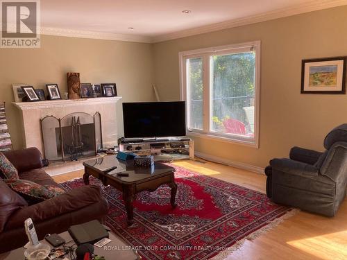 5883 Riverside Place, Mississauga, ON - Indoor Photo Showing Living Room