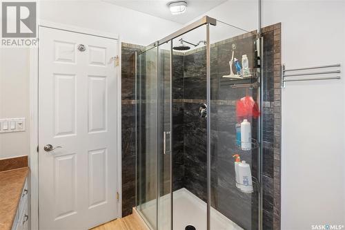 935 Fairbrother Close, Saskatoon, SK - Indoor Photo Showing Bathroom