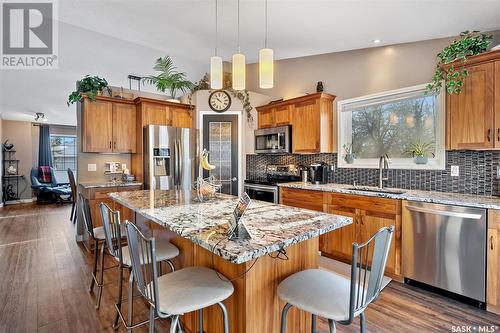 935 Fairbrother Close, Saskatoon, SK - Indoor Photo Showing Kitchen With Stainless Steel Kitchen With Upgraded Kitchen