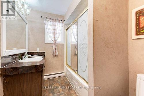 1353 Fisher Avenue, Burlington, ON - Indoor Photo Showing Bathroom