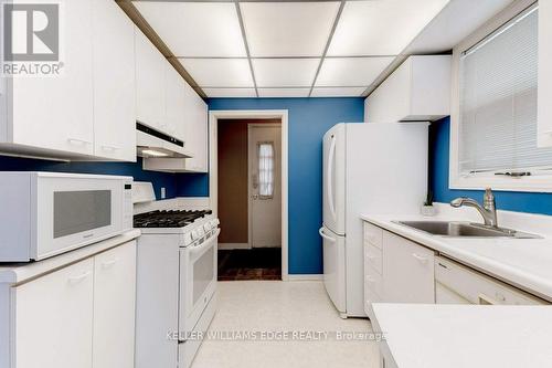 1353 Fisher Avenue, Burlington, ON - Indoor Photo Showing Kitchen