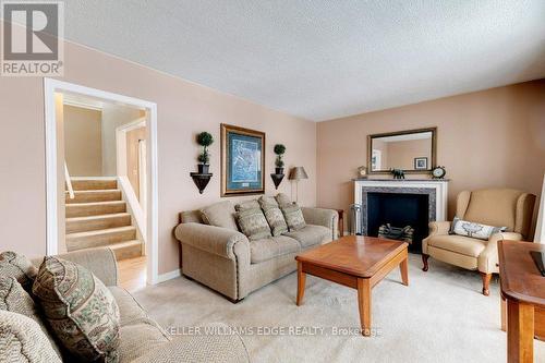 1353 Fisher Avenue, Burlington, ON - Indoor Photo Showing Living Room