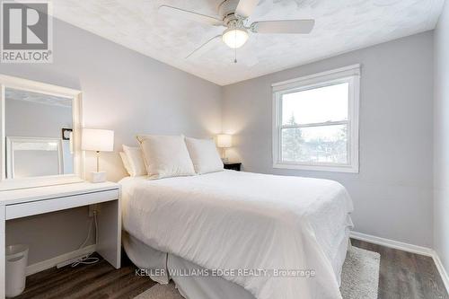 1353 Fisher Avenue, Burlington, ON - Indoor Photo Showing Bedroom