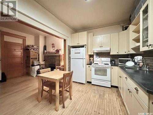 20 2201 14Th Avenue, Regina, SK - Indoor Photo Showing Kitchen