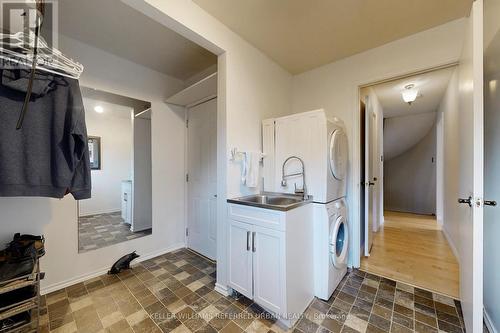 399 The Thicket, Mississauga, ON - Indoor Photo Showing Laundry Room