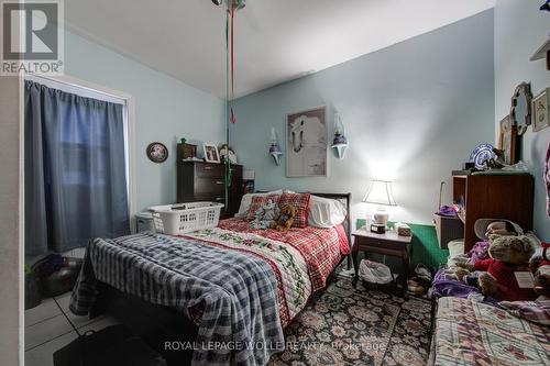 218 Catharine Street N, Hamilton, ON - Indoor Photo Showing Bedroom