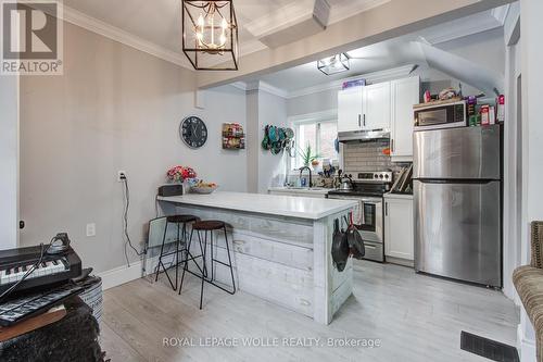 218 Catharine Street N, Hamilton, ON - Indoor Photo Showing Kitchen