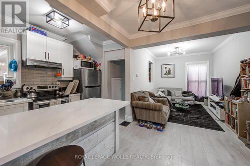 218 Catharine Street N, Hamilton, ON - Indoor Photo Showing Kitchen