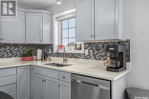 110 Maguire Court, Saskatoon, SK - Indoor Photo Showing Kitchen With Upgraded Kitchen