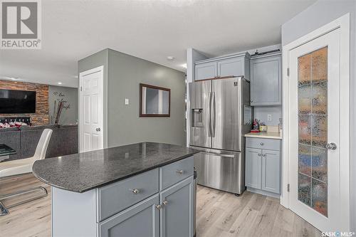 110 Maguire Court, Saskatoon, SK - Indoor Photo Showing Kitchen