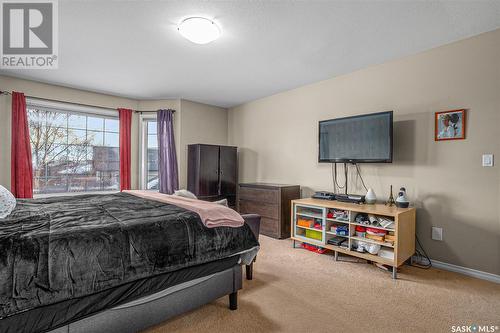 110 Maguire Court, Saskatoon, SK - Indoor Photo Showing Bedroom