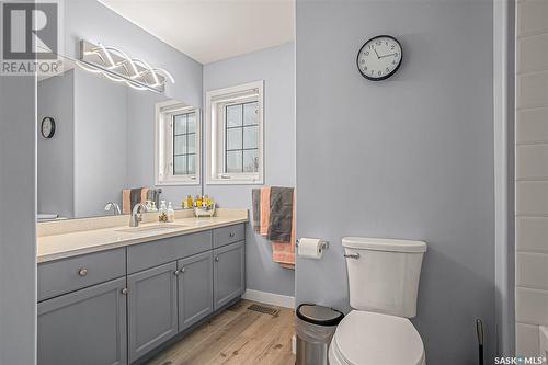 110 Maguire Court, Saskatoon, SK - Indoor Photo Showing Bathroom