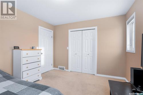 110 Maguire Court, Saskatoon, SK - Indoor Photo Showing Bedroom