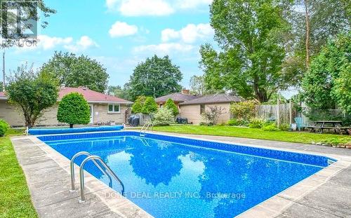 337 Griffith Street, London, ON - Outdoor With In Ground Pool With Backyard