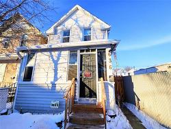 636 McGee ST  Winnipeg, MB R3E 1W