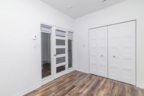 Boudoir - 806-740 Av. Victoria, Saint-Lambert, QC - Indoor Photo Showing Other Room