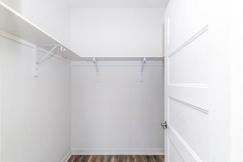 Penderie (Walk-in) - 806-740 Av. Victoria, Saint-Lambert, QC - Indoor With Storage