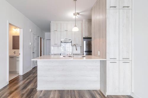 Cuisine - 806-740 Av. Victoria, Saint-Lambert, QC - Indoor Photo Showing Kitchen