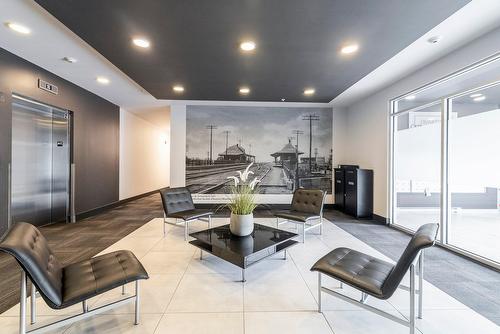 Salle communautaire - 806-740 Av. Victoria, Saint-Lambert, QC - Indoor Photo Showing Other Room