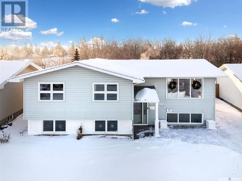 39 Churchill Court, Saskatoon, SK - Outdoor With Facade