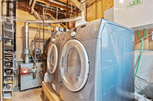 39 Churchill Court, Saskatoon, SK - Indoor Photo Showing Laundry Room