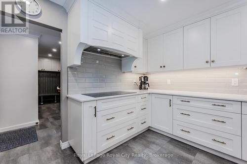 586 Eastgate Walk, Waterloo, ON - Indoor Photo Showing Kitchen