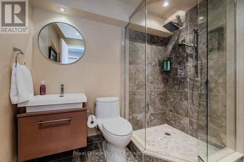 586 Eastgate Walk, Waterloo, ON - Indoor Photo Showing Bathroom