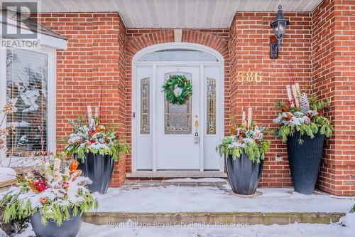 586 Eastgate Walk, Waterloo, ON - Outdoor