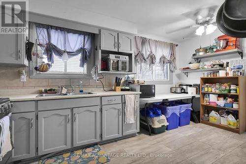 157 Marconi Boulevard, London, ON - Indoor Photo Showing Kitchen