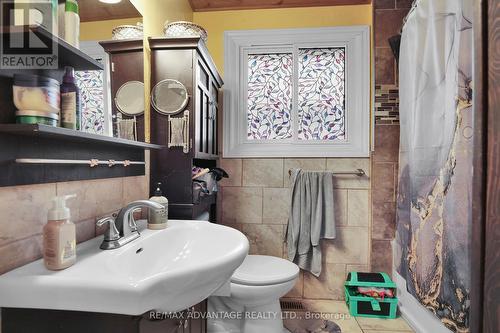 157 Marconi Boulevard, London, ON - Indoor Photo Showing Bathroom