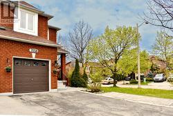 7058 STONEYWOOD WAY N  Mississauga (Lisgar), ON L5N 6Y5