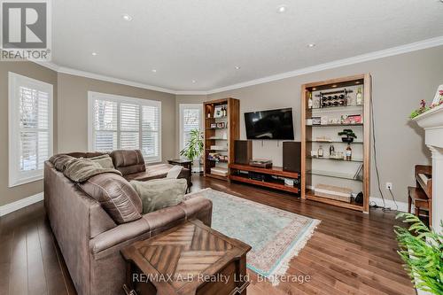 252 Edgewater Crescent, Kitchener, ON - Indoor Photo Showing Living Room