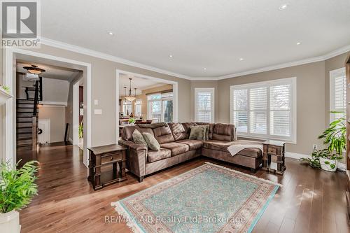 252 Edgewater Crescent, Kitchener, ON - Indoor Photo Showing Living Room