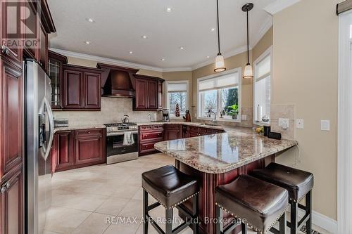 252 Edgewater Crescent, Kitchener, ON - Indoor Photo Showing Kitchen With Upgraded Kitchen