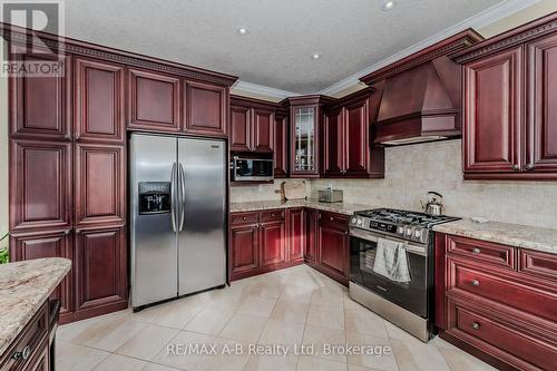 252 Edgewater Crescent, Kitchener, ON - Indoor Photo Showing Kitchen With Stainless Steel Kitchen