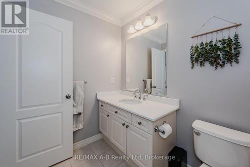 252 Edgewater Crescent, Kitchener, ON - Indoor Photo Showing Bathroom