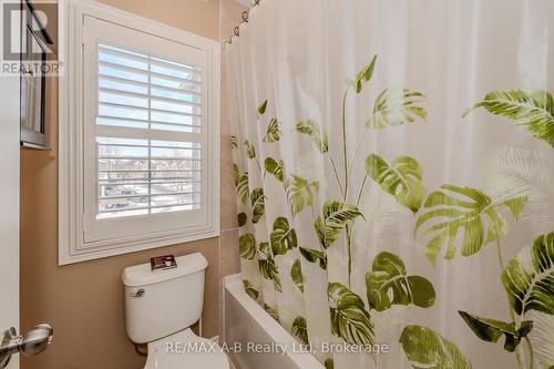 252 Edgewater Crescent, Kitchener, ON - Indoor Photo Showing Bathroom