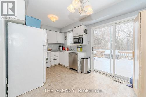 80 Middlemiss Crescent, Cambridge, ON - Indoor Photo Showing Kitchen