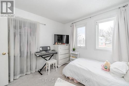 80 Middlemiss Crescent, Cambridge, ON - Indoor Photo Showing Bedroom