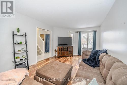 80 Middlemiss Crescent, Cambridge, ON - Indoor Photo Showing Living Room