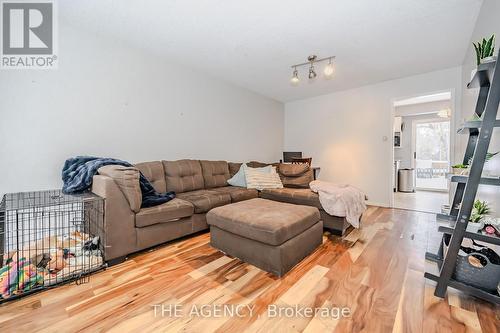 80 Middlemiss Crescent, Cambridge, ON - Indoor Photo Showing Living Room